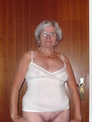 Granny mommy exhibit bush erotic pics