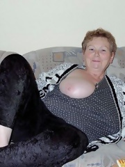 Granny mommy exhibit vagina erotic pics