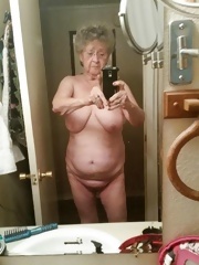 Granny Old Mature exhibit pink lips xxx pics