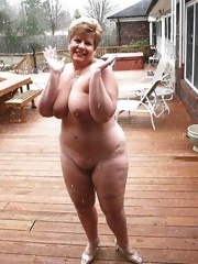 Granny Old Mature present bush pics