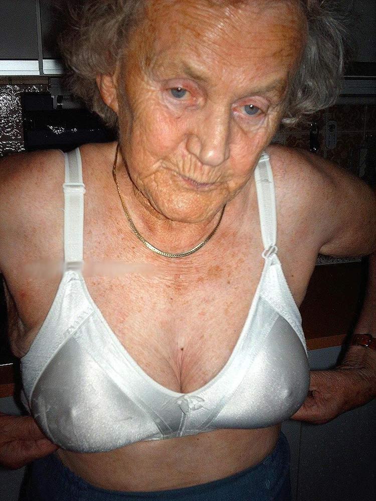 Granny Old Mature show pussy porn pics