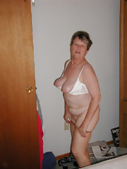 Granny slut exhibit vagina sex pics