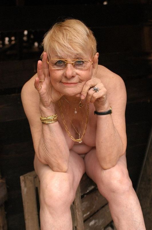 Granny slut show сrack erotic pics