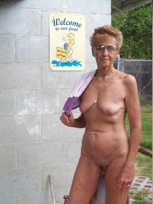 Granny woman present pussy xxx pictures