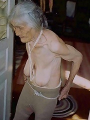 Granny woman show сrack pics